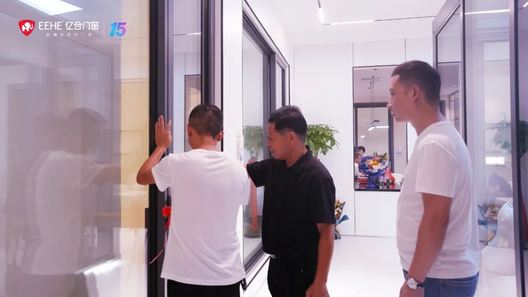 億合門窗五年戰(zhàn)略啟幕：溫州瑞安紅星宏業(yè)駿開(kāi)